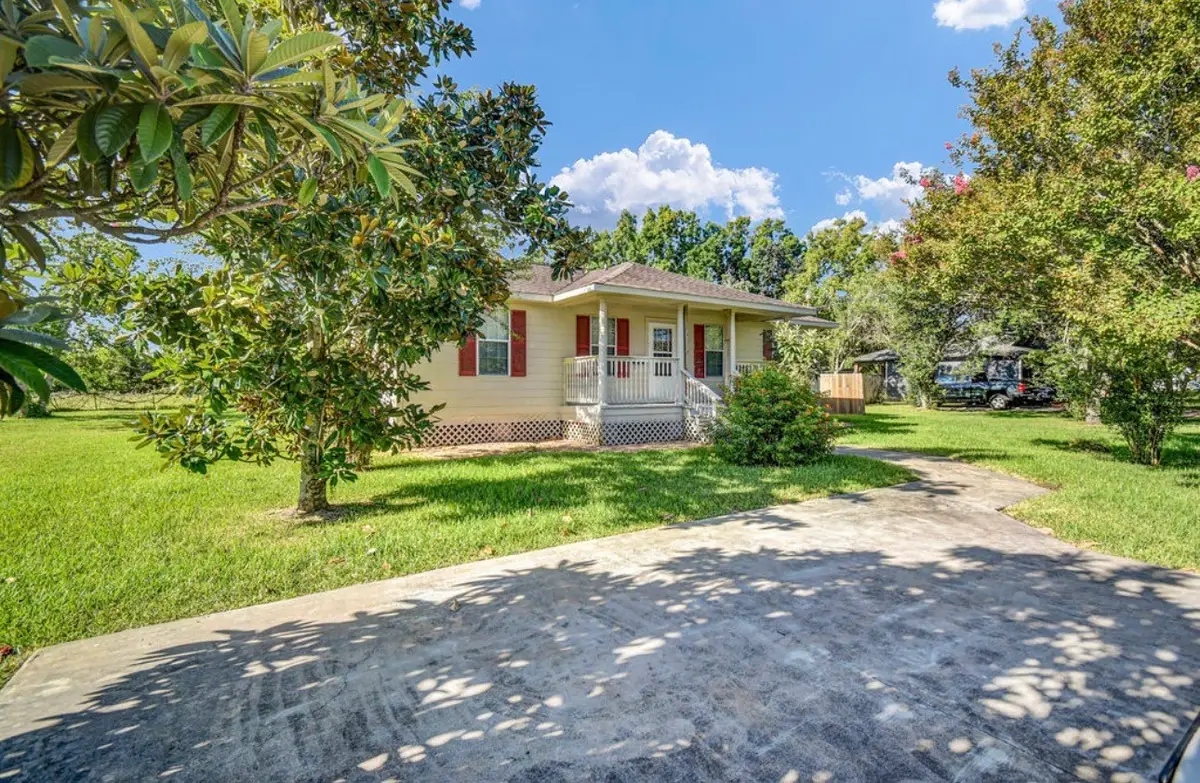 123 Robinson Road, Oyster Creek, TX 77541 - #1