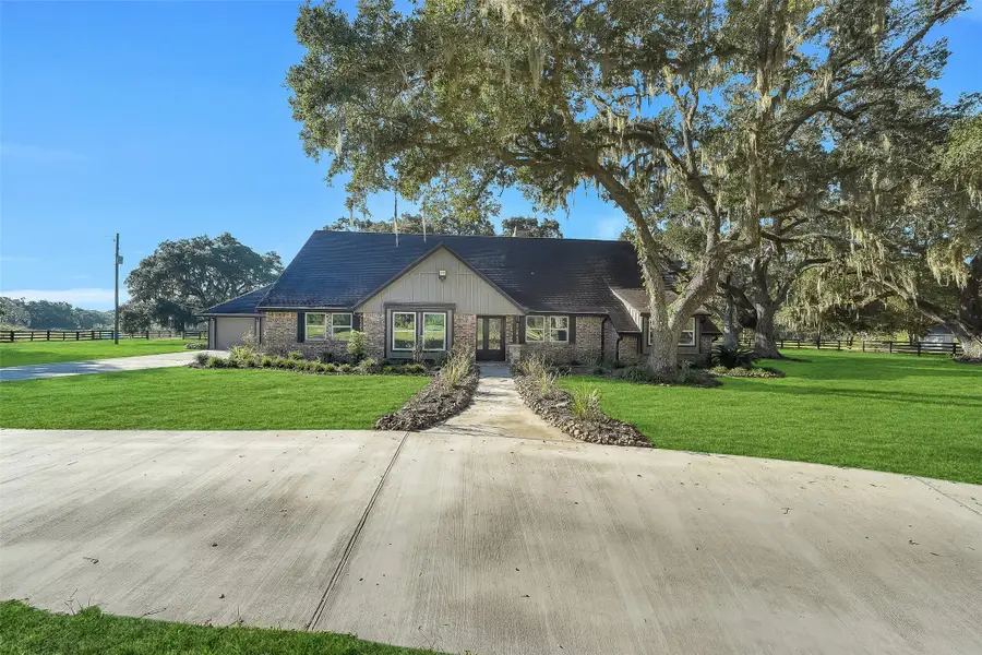 5685 County Road 823, West Columbia, TX 77486 - #2