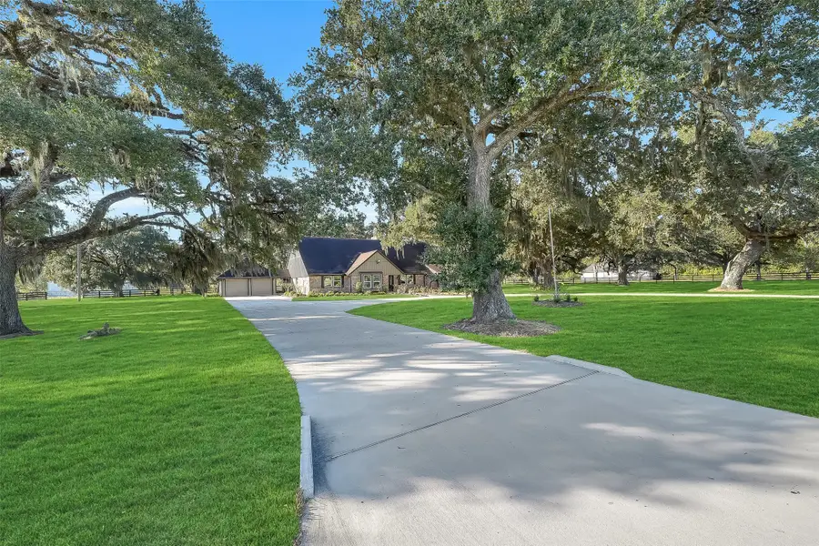 5685 County Road 823, West Columbia, TX 77486 - #3