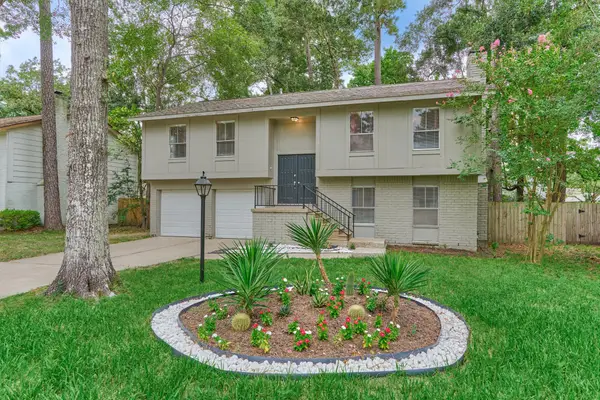 2051 Oak Shores Drive, Kingwood, TX 77339