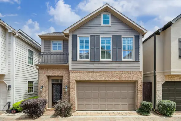 2945 Clinton Drive, Houston, TX 77020