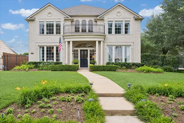3755 Maroneal Street, Houston, TX 77025