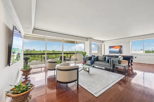 49 Briar Hollow Lane #702, Houston, TX 77027