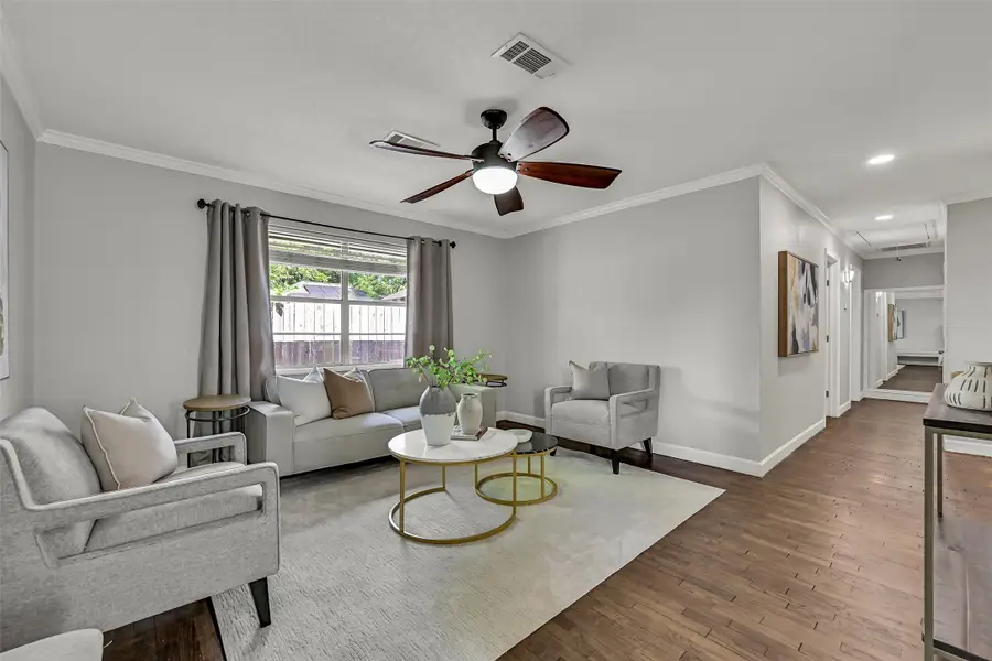115 S 8th Street, Alvin, TX 77511 - #2