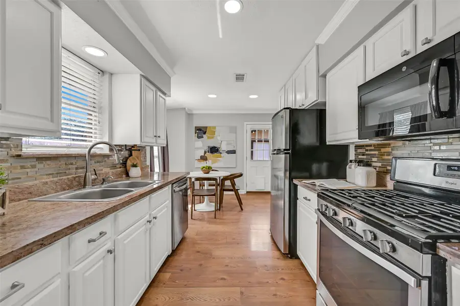 115 S 8th Street, Alvin, TX 77511 - #3