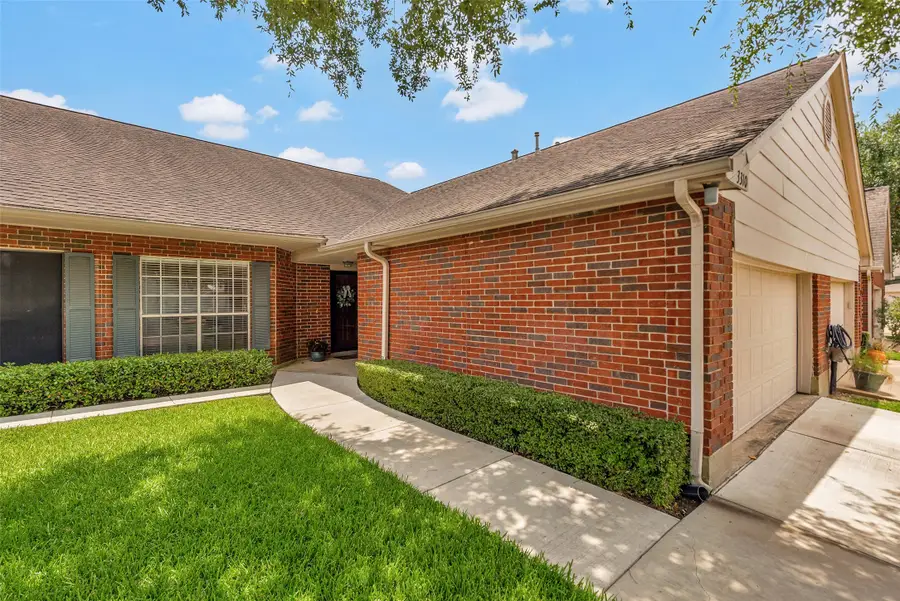 3310 Country Meadows Court, Pearland, TX 77584 - #2