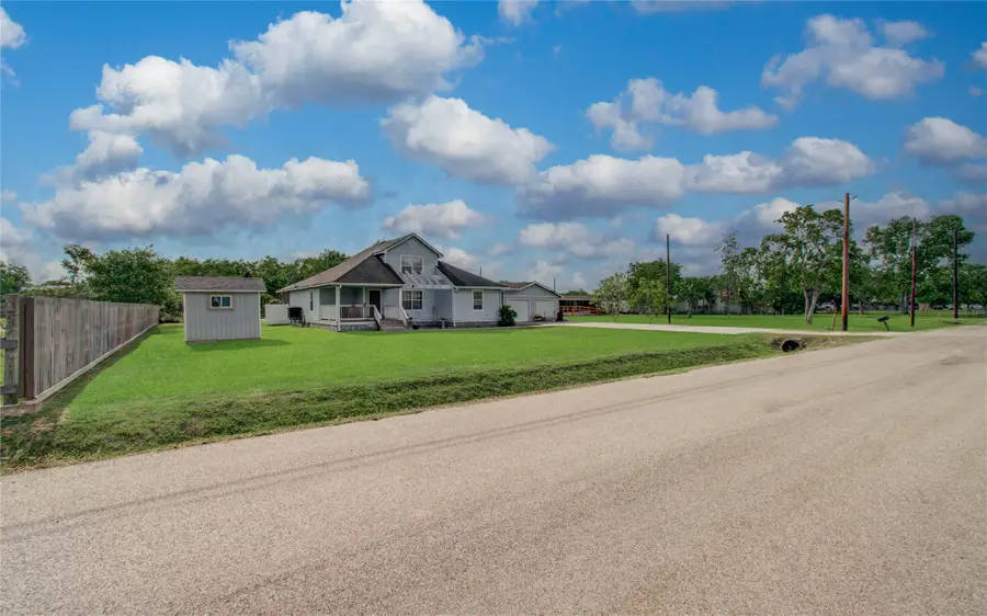 7228 Avenue R, Santa Fe, TX 77510 - #3