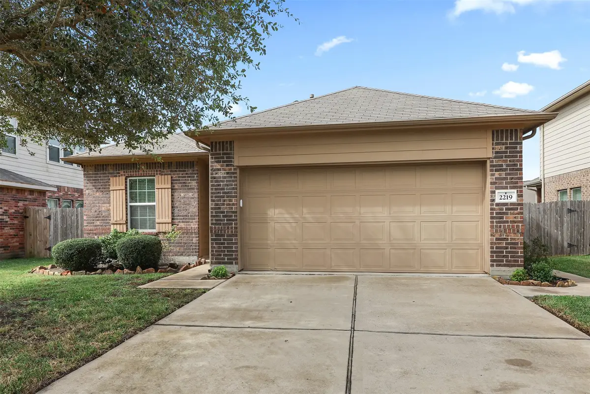 2219 Emerald Lane, Texas City, TX 77591 - Image #1