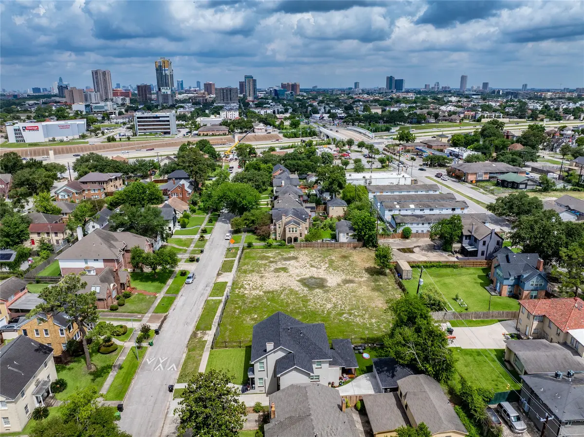 2427 Oakdale Street, Houston, TX 77004 - #1