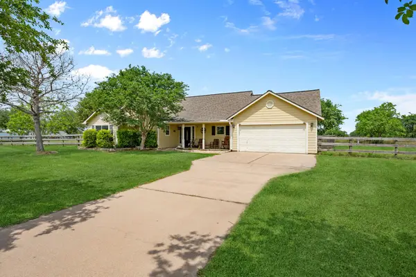 1945 Settlers Way Drive, Sealy, TX 77474