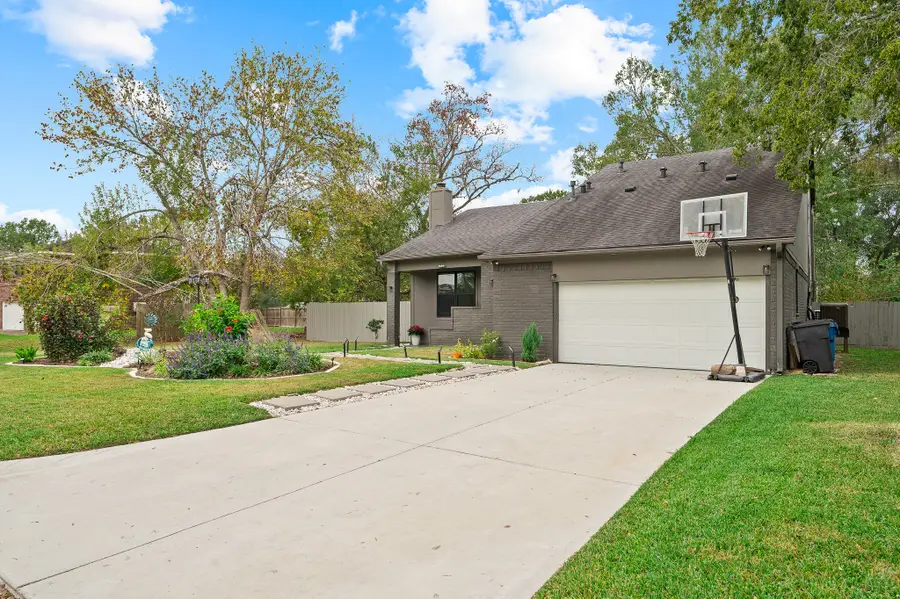 5402 Royal Parkway, Friendswood, TX 77546 - Image #3