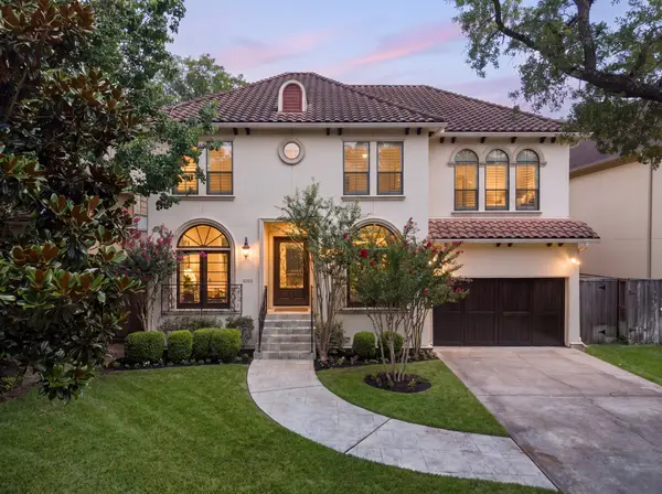 5202 Patrick Henry Street, Bellaire, TX 77401