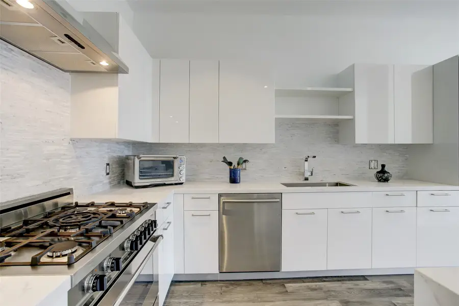 1211 Caroline Street #1001, Houston, TX 77002 - #3