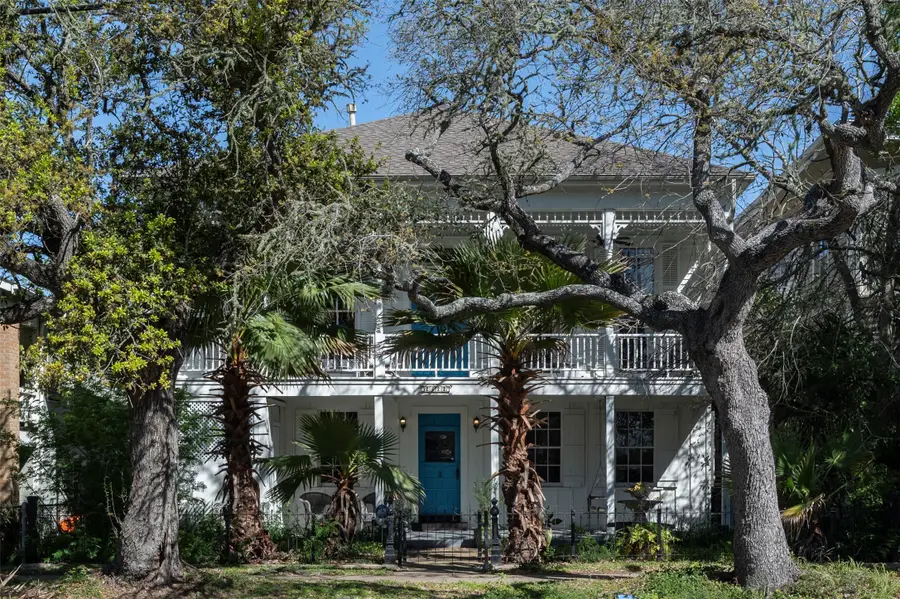 2622 Ursuline Street, Galveston, TX 77550 - #2