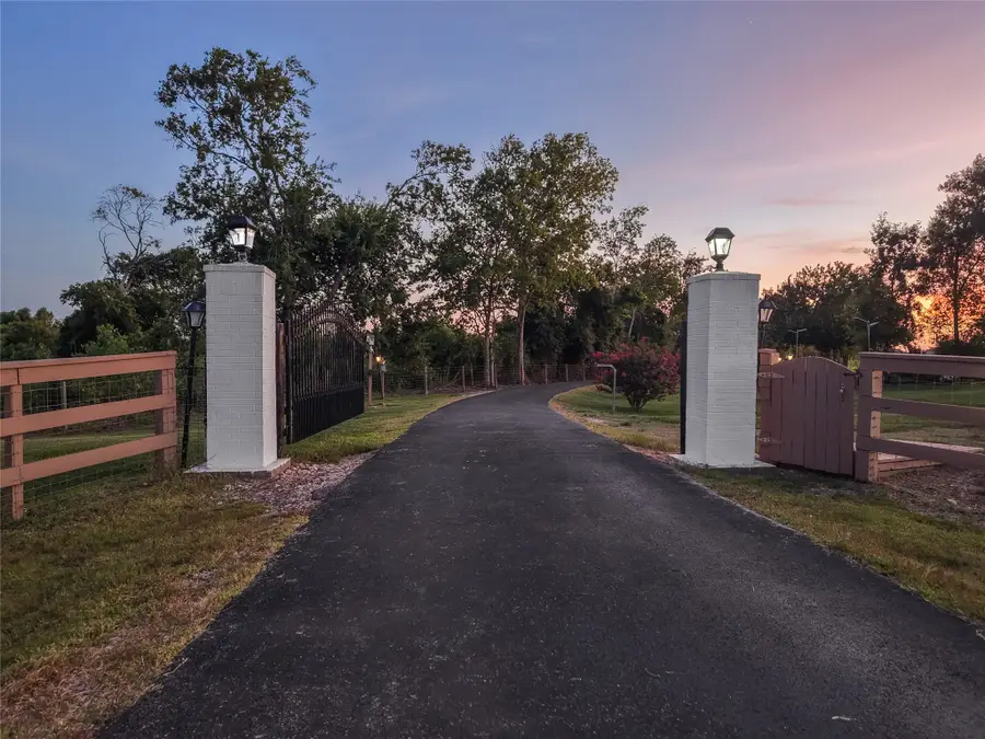 616 County Road 44, Angleton, TX 77515 - #2