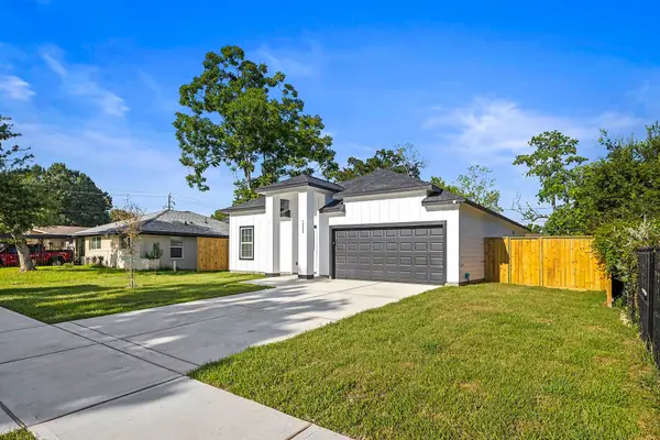 10426 Royal Oaks Drive, Houston, TX 77016