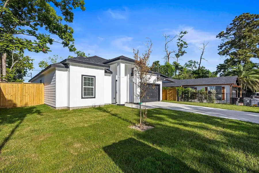 10426 Royal Oaks Drive, Houston, TX 77016 - #3