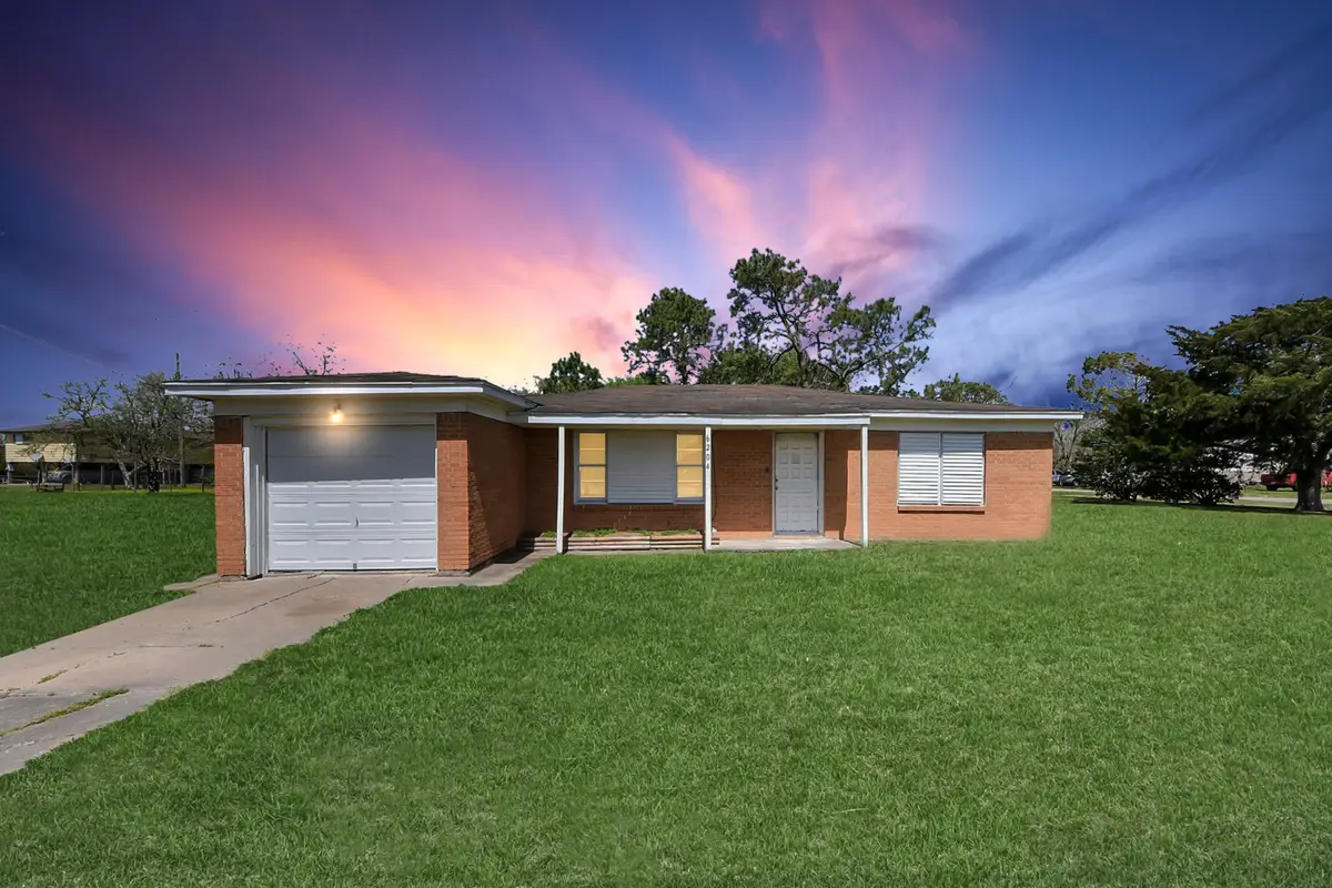 6204 Highway 6, Hitchcock, TX 77563 - Image #1