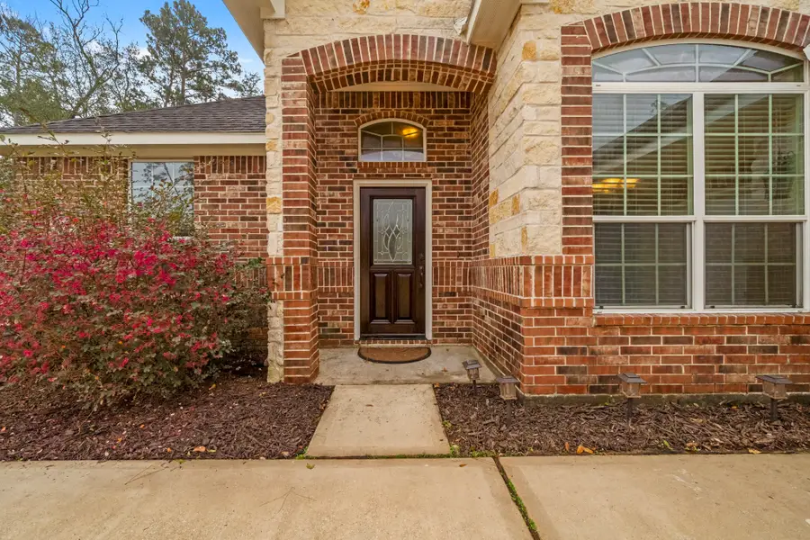 638 Spring Forest Court, Conroe, TX 77302 - Image #2
