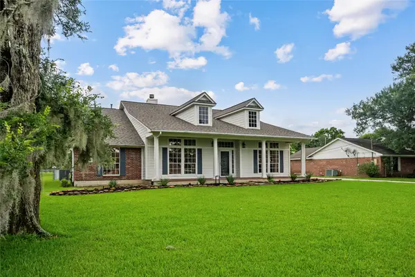 509 Pecan Loop Drive, Baytown, TX 77523