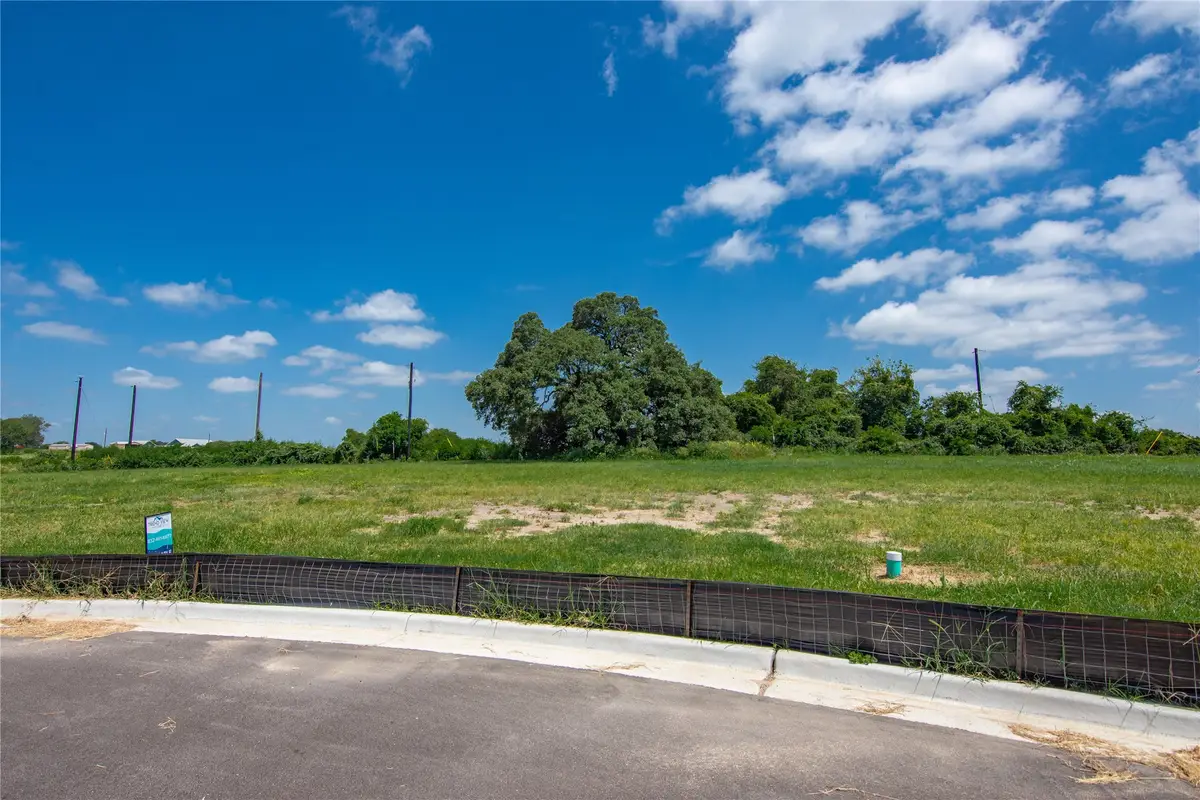 512 Trend View Drive, Weimar, TX 78962 - #1