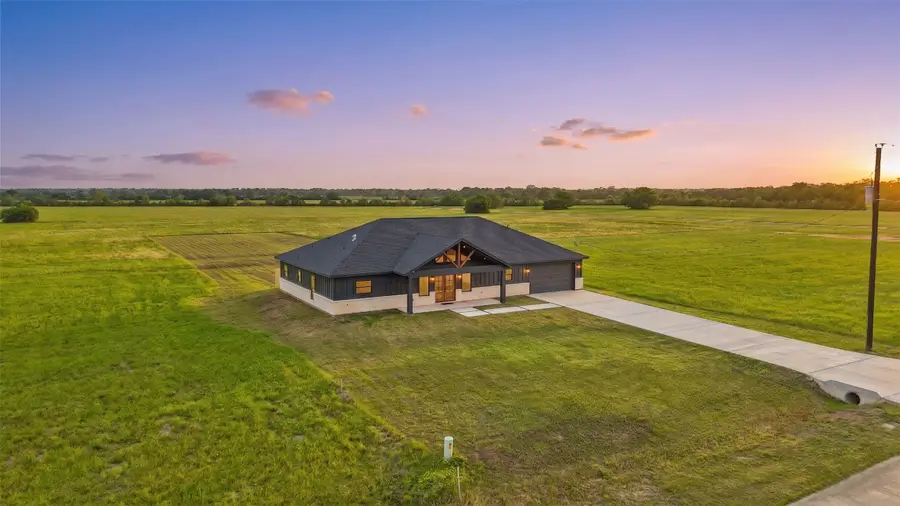 619 Chuckwagon Trail, Angleton, TX 77515 - #2