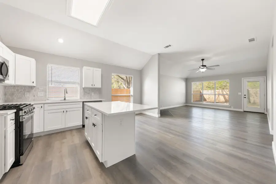 814 Lake Bluff Drive, Lake Dallas, TX 75065 - #2