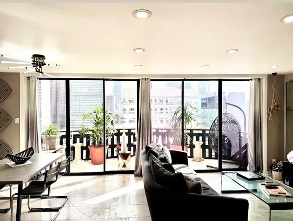 2016 Main Street #1807, Houston, TX 77002