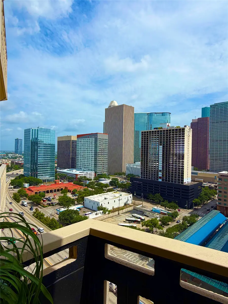 2016 Main Street #1807, Houston, TX 77002 - #3