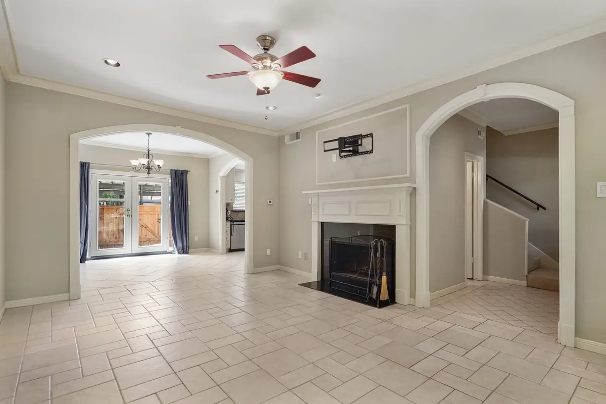 11711 Memorial Drive #367, Houston, TX 77024 - Image #1