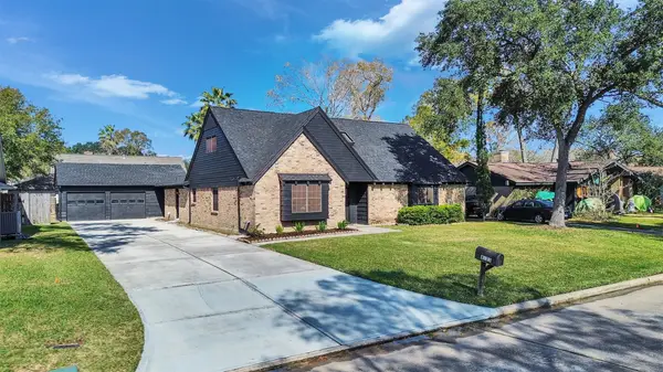 4123 Rolling Green Drive, Seabrook, TX 77586