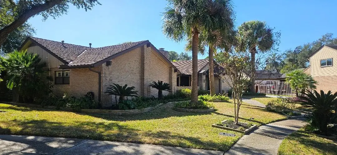 11807 Chase Lake Drive, Houston, TX 77077 - Image #1