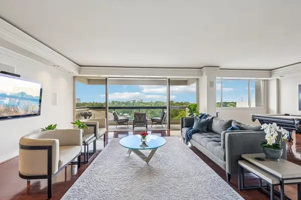 49 Briar Hollow Lane #702, Houston, TX 77027