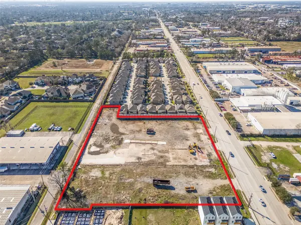 3919 Pinemont Drive, Houston, TX 77018