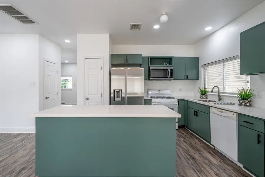 1665 Nichole Woods Drive, Houston, TX 77047 - #2