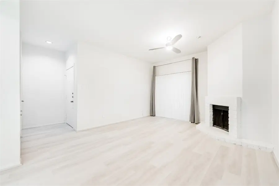 11711 Memorial Drive #129, Houston, TX 77024 - Image #2