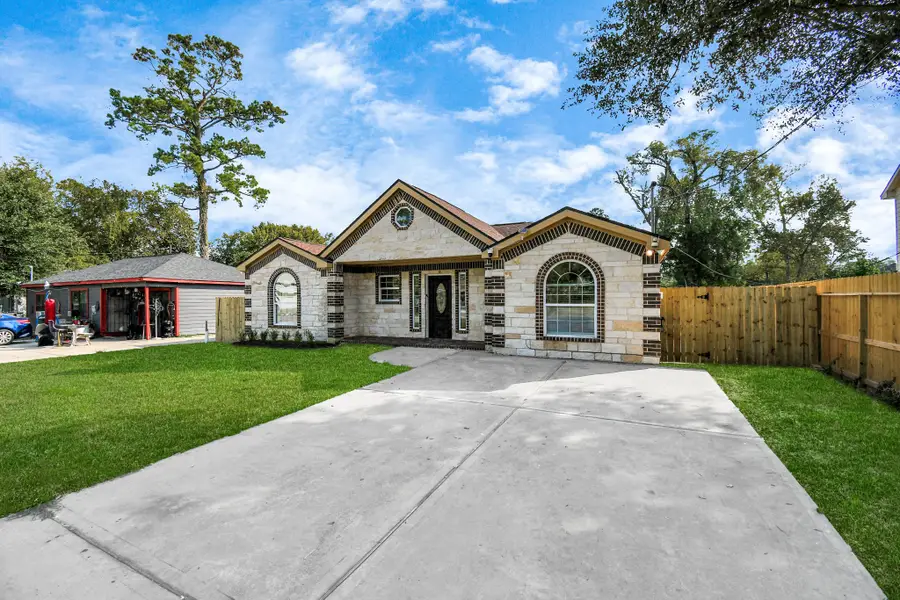 8214 Woodlyn Road, Houston, TX 77028 - Image #3