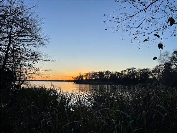 25810 Lakewater Drive, Huffman, TX 77336