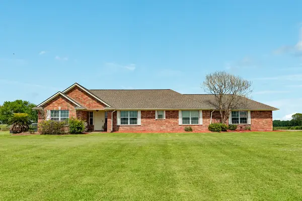 17830 County Road 207, Angleton, TX 77515