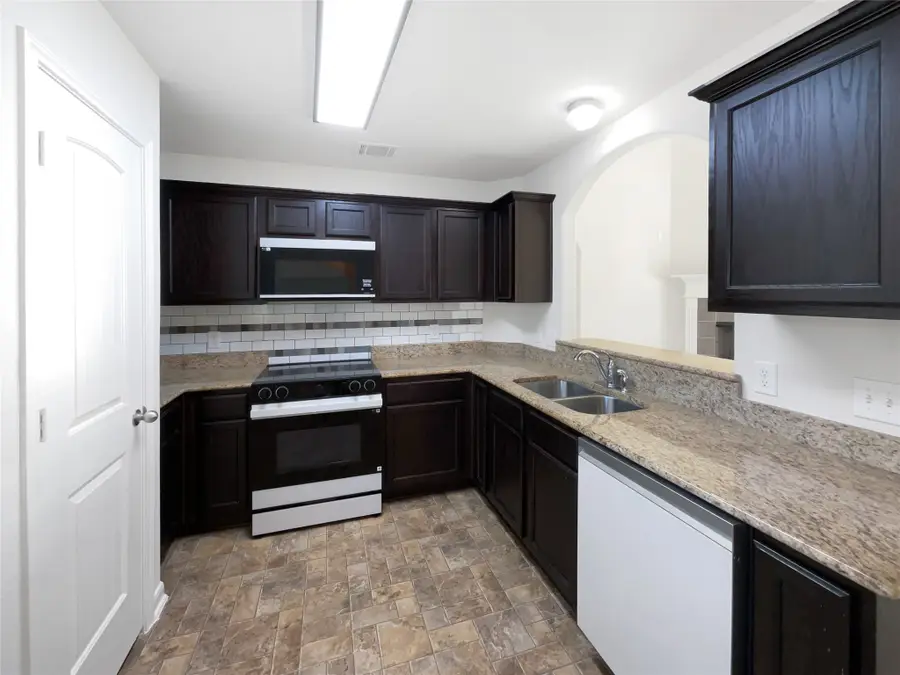 13692 Running Bear Drive, Willis, TX 77378 - Image #2