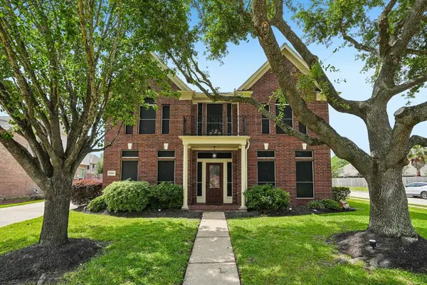 10900 Sycamore Drive N, La Porte, TX 77571