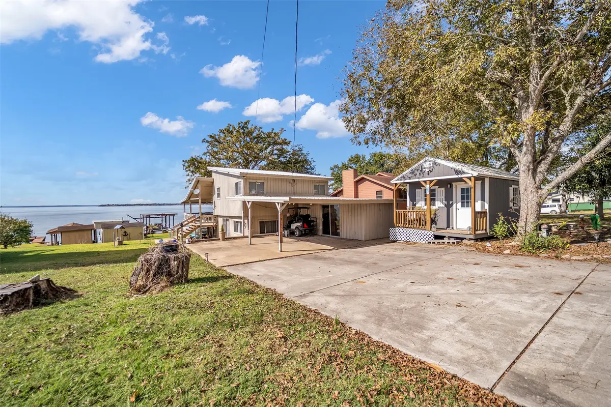 345 Sunset Shadows Boulevard, Livingston, TX 77351 - Image #1