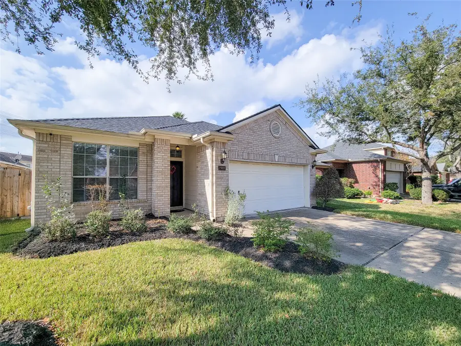 2908 Morning Brook Way, Pearland, TX 77584 - Image #2