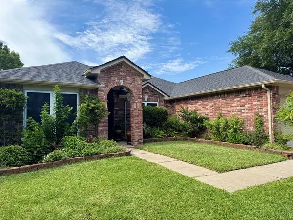 403 Stockbridge Ln, League City, TX 77539