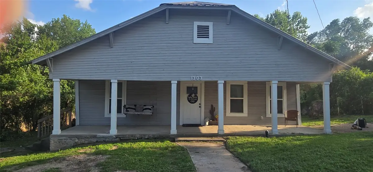 1303 20th Street, Huntsville, TX 77340 - #1