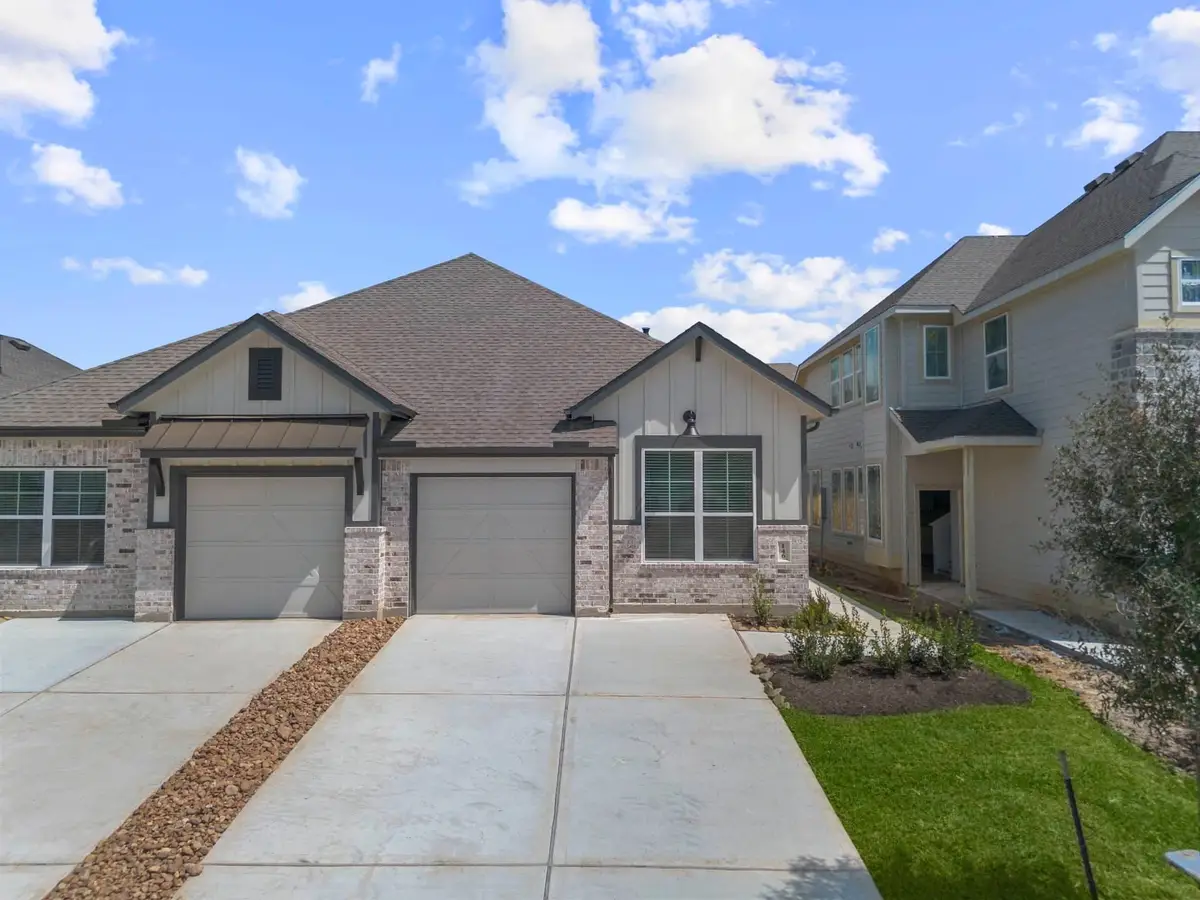 119 West Coralburst Loop, Montgomery, TX 77316 - Image #1