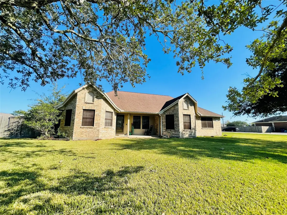 5835 Plantation Drive, Baytown, TX 77523 - Image #1