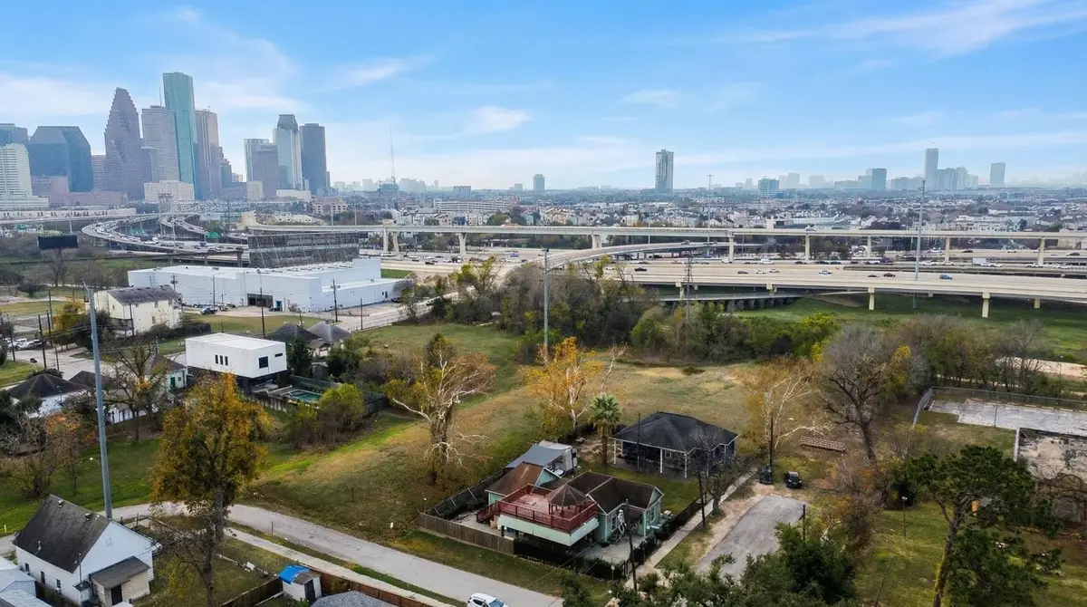1917 Thomas Street, Houston, TX 77009 - Image #1