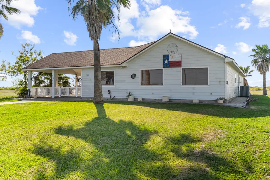 316 Marshall Johnson Avenue S, Port Lavaca, TX 77979 - #2