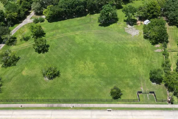 1031 Louisiana Avenue, League City, TX 77573